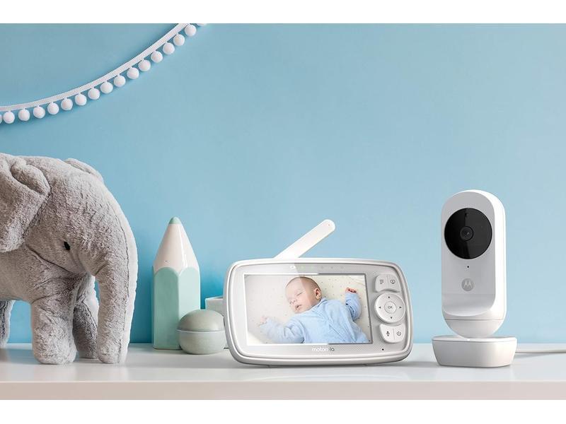 Motorola Nursery VM44 Connect - Wi-Fi Babyphone con cámara, Monitor de 4.3", Aplicación Motorola Nursery, Visión nocturna, nanas, micrófono, monitoreo de temperatura ambiente, 1 Unidad (Paquete de 1)
