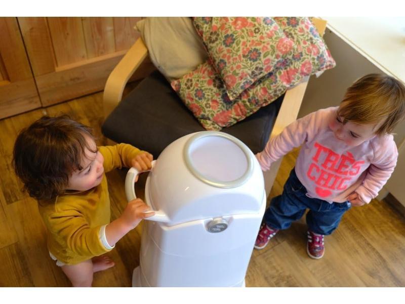 Diaper Champ - Cubo para pañales (capacidad para 50 pañales, tamaño mediano)