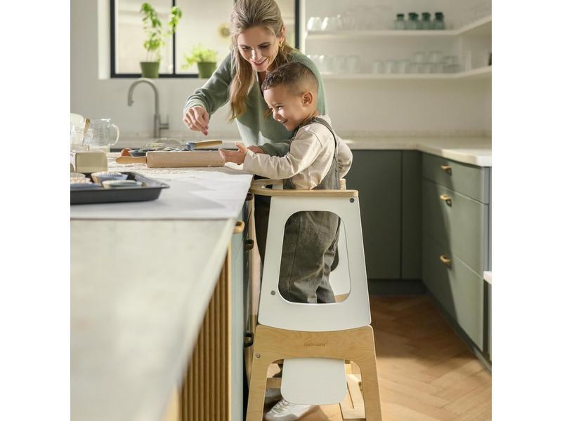 Maxi-Cosi Toucan 3 en 1 Torre aprendizaje madera, Torre de aprendizaje Montessori, 1,5-99 Años, 10-150kg, 3 Alturas, Se Transforma en Mesa y Silla/Taburete, FSC® 100 % Madera Certificada, Natural Wood