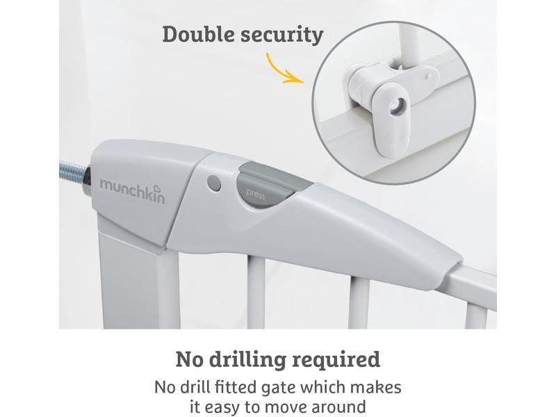 Munchkin Valla de Seguridad Infantil, Barrera de Escalera para Bebés y Niños Pequeños, Valla de Montaje Fácil sin Tornillos, Puerta de Seguridad para Bebé, Valla Metálica, 76-82 cm, Blanco